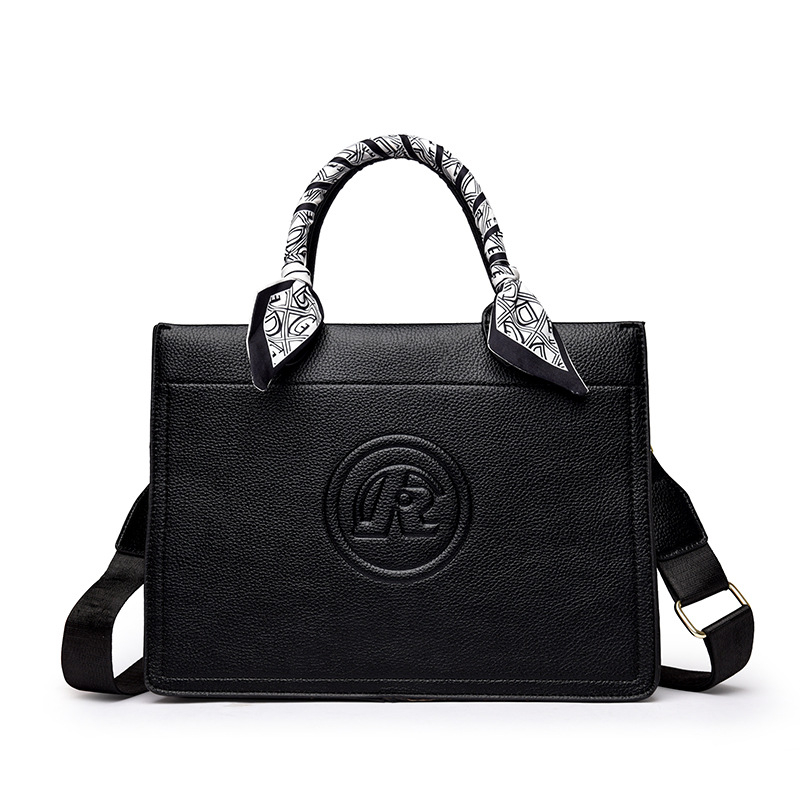 PU кожена дамска чанта за рамо – модерна стилна визия, хоризонтална квадратна форма, цип, полиестерна подплата, вътрешен джоб за телефон