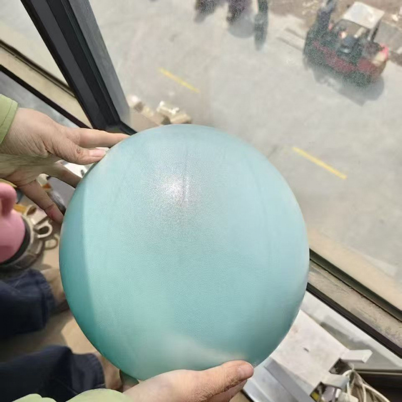 Deblja otporna na eksploziju joga lopta za Pilates s matiranom površinom, PVC, 150 g, napuhiva, mogućnost prilagodbe, podrijetlo Yiwu Zhejiang, pogodna za plesne pokrete