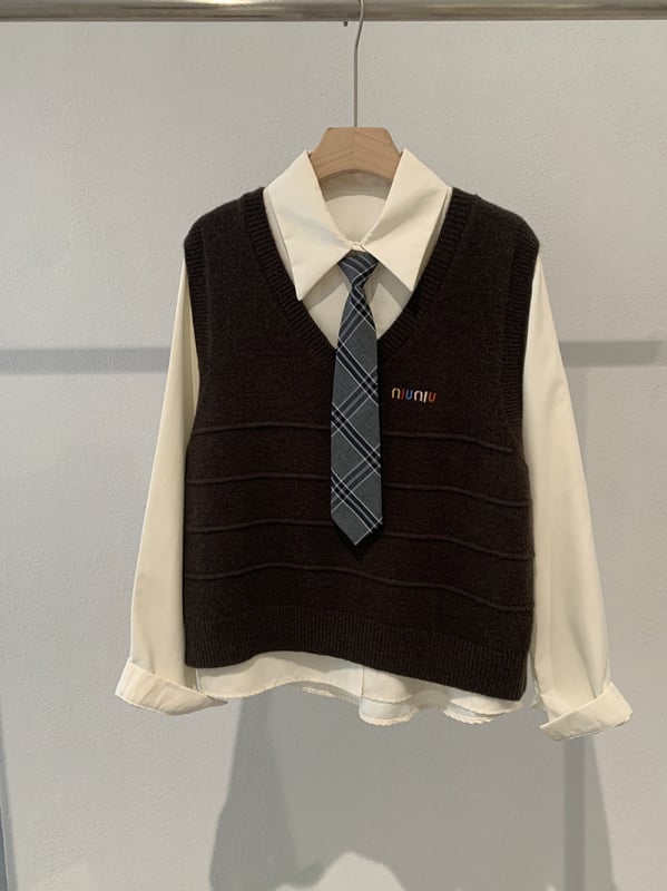 Két részes készlet: hímzett betűs kötött mellény rétegezett inggel, Turn-down gallér, hosszú ujjú, preppy stil; Copper Ammonia Fiber; 70–80% összetétel; minta Letters/Numbers/Text