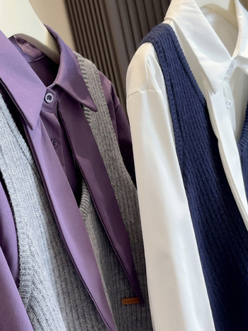 Naiste kaheosaline komplekt — Korea koolistiil, kihilise särk krae ja V-kaelusega kootud vestide top (Talv 2025)