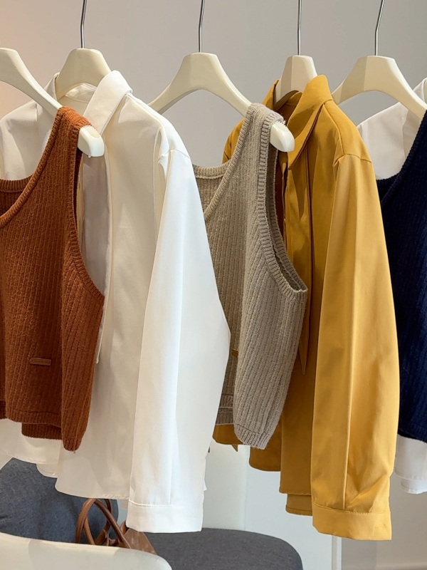 Naiste kaheosaline komplekt — Korea koolistiil, kihilise särk krae ja V-kaelusega kootud vestide top (Talv 2025)