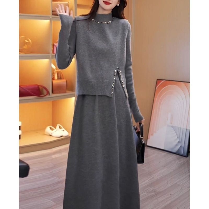 Kaheosaline trikotaa kleidi komplekt kapuutsiga – keskmise pikkusega, pikad varrukad, poolkõrge kaelus