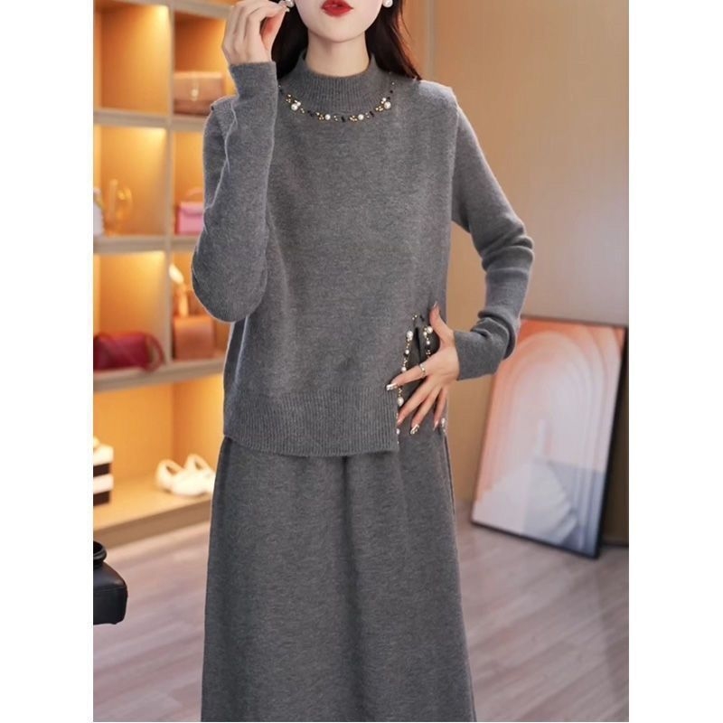 Kaheosaline trikotaa kleidi komplekt kapuutsiga – keskmise pikkusega, pikad varrukad, poolkõrge kaelus