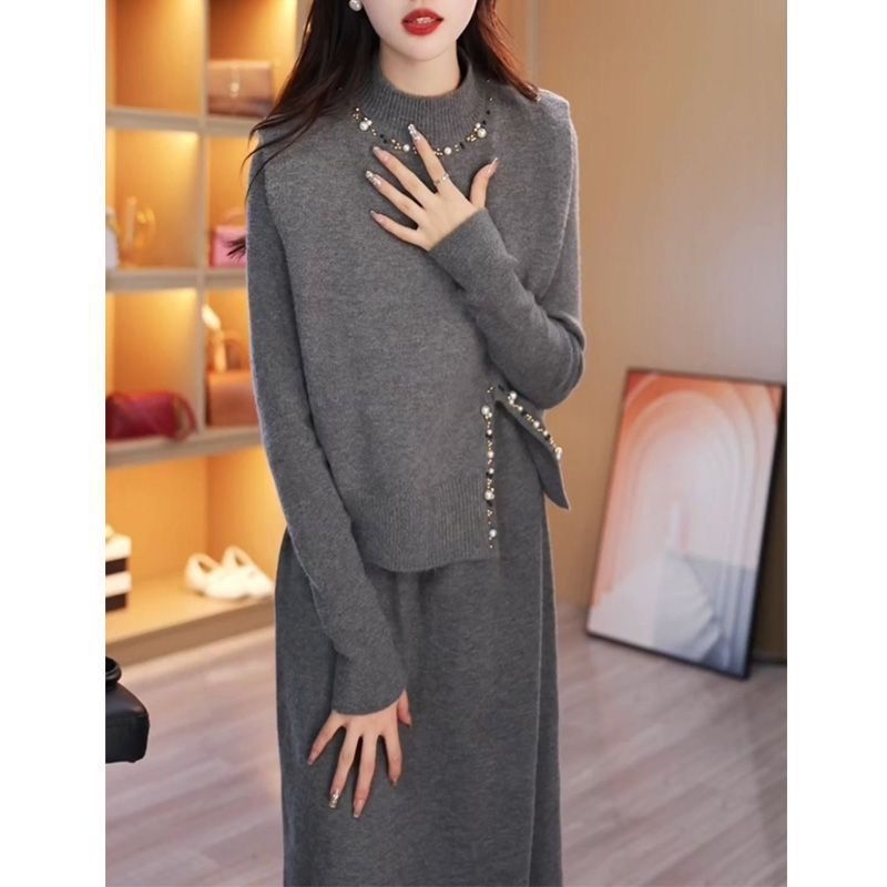 Kaheosaline trikotaa kleidi komplekt kapuutsiga – keskmise pikkusega, pikad varrukad, poolkõrge kaelus