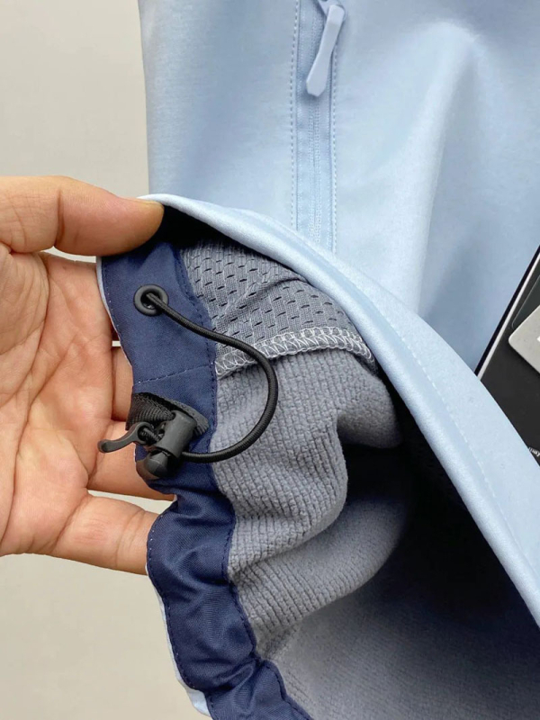 Softshell prsluk s fleece unutrašnjom podstavom i stojećim ovratnikom — otporan na vjetar i vodootporan, zatvarač sprijeda, poliester tkanina