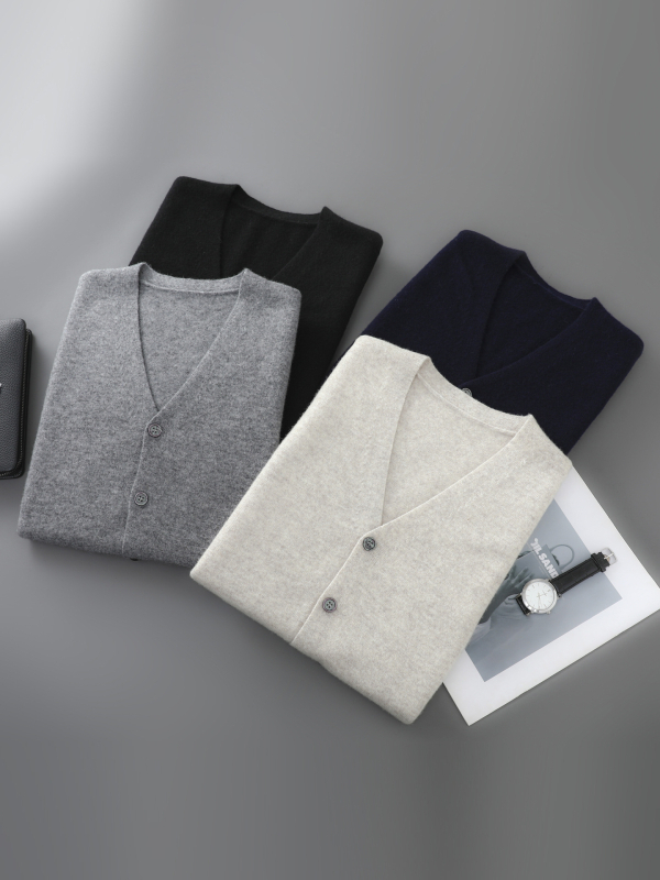 Férfiaknak készült vastag gyapjú V-nyakú, ujjatlan mellény – 100% gyapjú