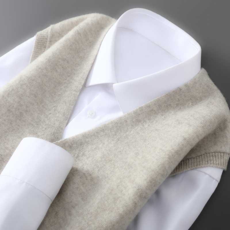 Férfiaknak készült vastag gyapjú V-nyakú, ujjatlan mellény – 100% gyapjú