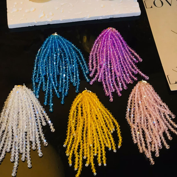 Kristalne resice naušnice – ručno pletene, vodopadni uzorak, nišni stil