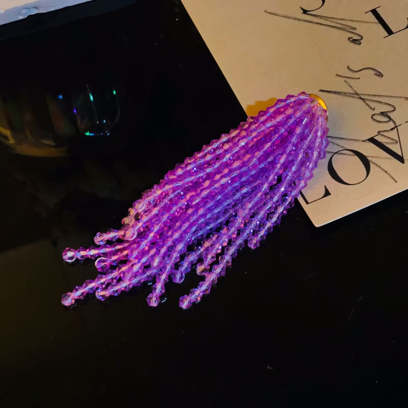 Kristalne resice naušnice – ručno pletene, vodopadni uzorak, nišni stil