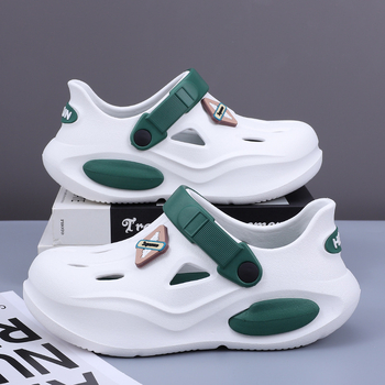 Férfi EVA strand szandál EVA felsőrésszel és talppal, zárt orrú, csúszásmentes, pántos zárás, 2–3 cm sarok