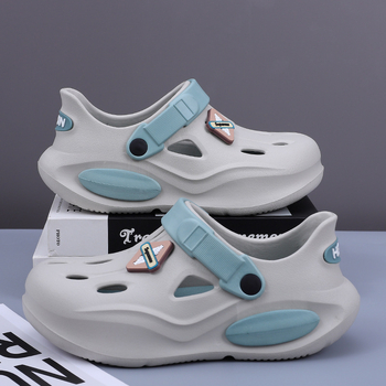 Férfi EVA strand szandál EVA felsőrésszel és talppal, zárt orrú, csúszásmentes, pántos zárás, 2–3 cm sarok