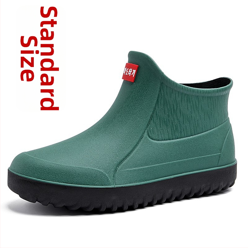 Férfi koreai stílusú esőcsizma, rövid szárú modell, PVC felső, műanyag talp, vízálló, csúszásmentes, kopásálló