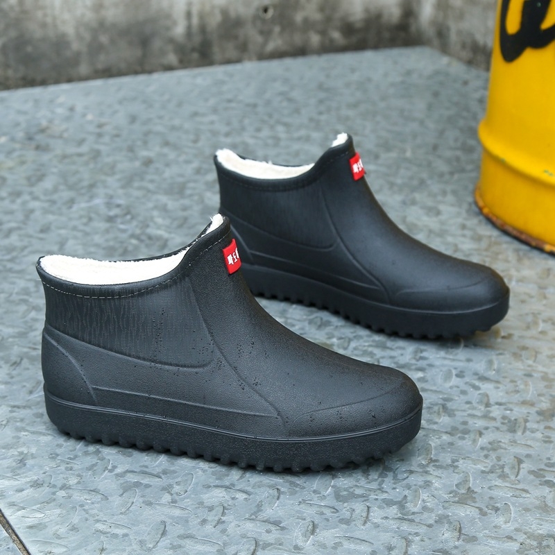 Дъждовни ботуши със средна височина на маншета, PVC горна част, пластмасова подметка, вътрешност с изкуствен пух и EVA стелка