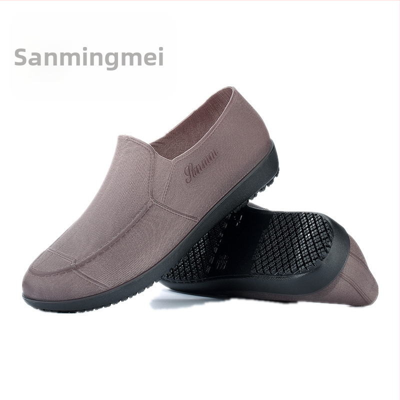 Férfi eső- és vízálló cipő, csúszásmentes, kopásálló, műanyag felsőrész és talp, kerek orr, alacsony sarok, négy évszakos viseletre