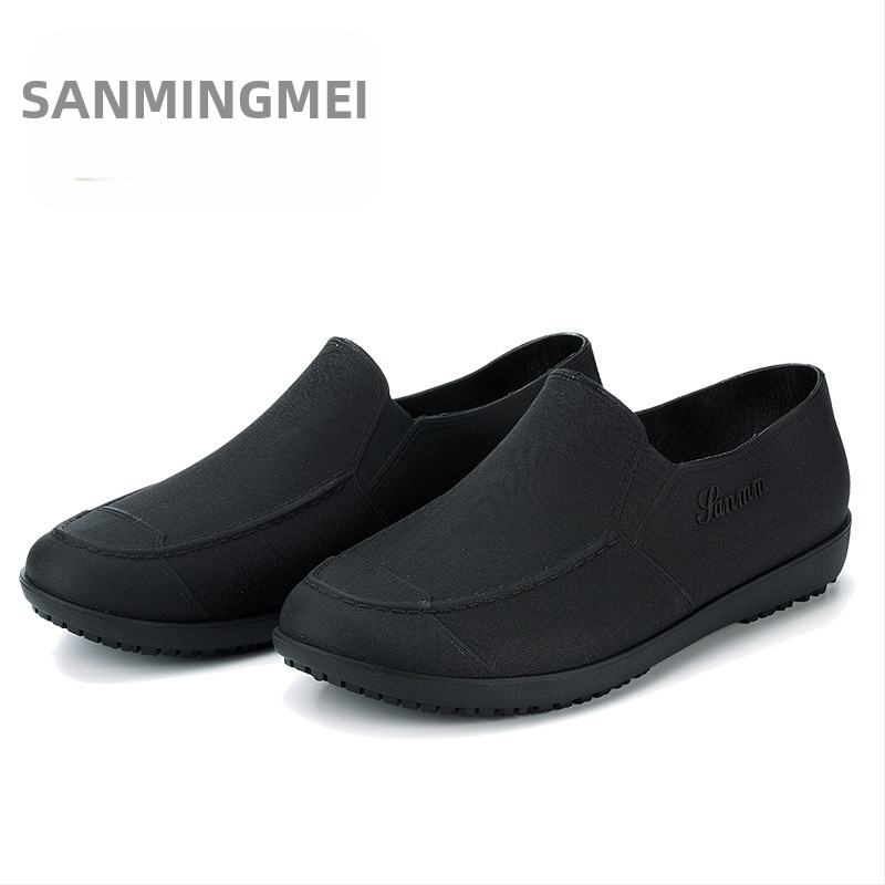 Férfi eső- és vízálló cipő, csúszásmentes, kopásálló, műanyag felsőrész és talp, kerek orr, alacsony sarok, négy évszakos viseletre