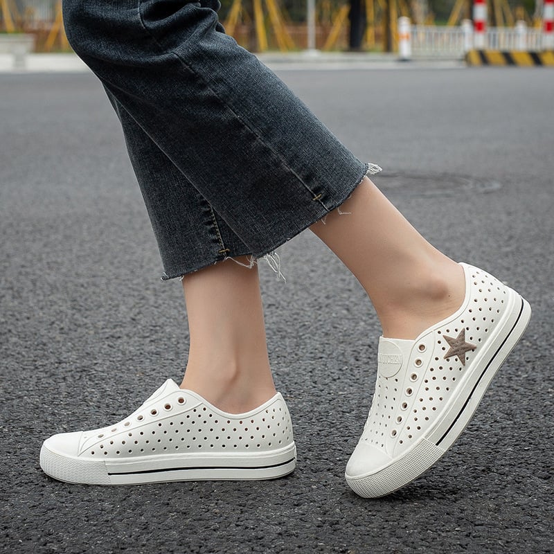 Мъжки плажни сандали с дупков дизайн, EVA горна част, PVC подметка, кръгъл нос, плосък ток, лято