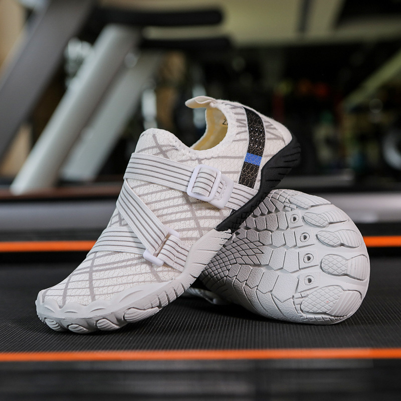 Petoprstne vodene tenisice s Velcro zatvaranjem, prozračni mrežasti gornji dio, niski profil, gumeni potplat otporan na trošenje, gumeni srednji dio