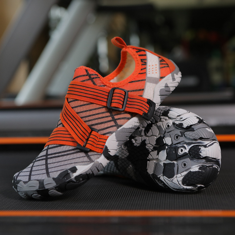 Petoprstne vodene tenisice s Velcro zatvaranjem, prozračni mrežasti gornji dio, niski profil, gumeni potplat otporan na trošenje, gumeni srednji dio