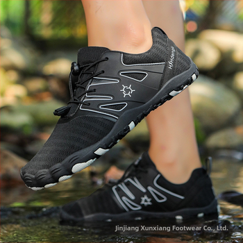 Vodene tenisice s pet prstiju za vanjsku upotrebu – mrežasti gornji dio, EVA srednja potplat, protivklizna gumena potplata, zatvaranje elastičnim pojasom, unisex