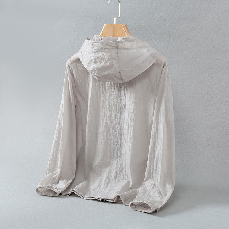 Яке с качулка, ултралеко дишащо мрежесто, SPF30 защита, свободна кройка, преден цип.