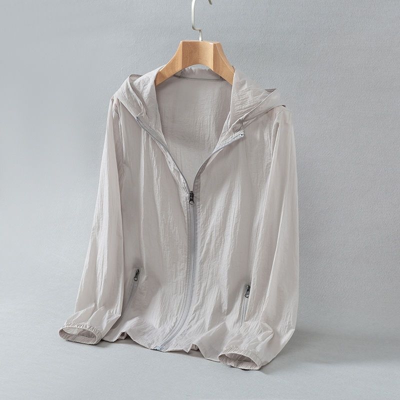 Яке с качулка, ултралеко дишащо мрежесто, SPF30 защита, свободна кройка, преден цип.