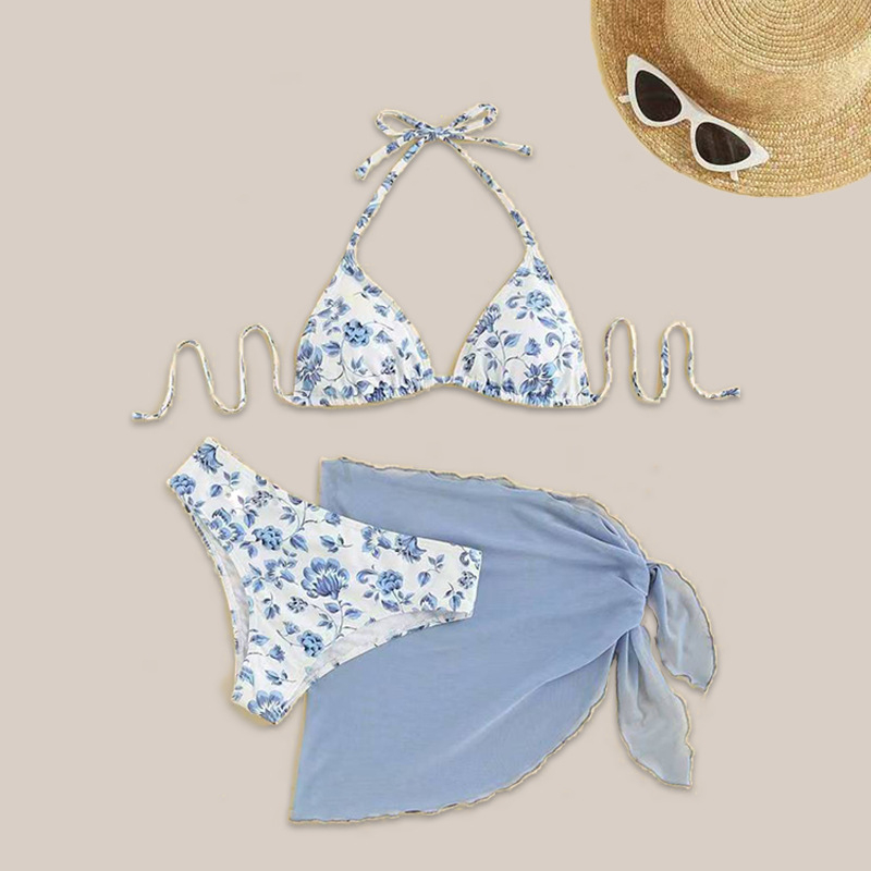 Trodjelni bikini set s floristickim uzorkom, punjeni gornji dio, brzo sušeći poliester, podstava 80%, težina 160 g, visoka elastičnost