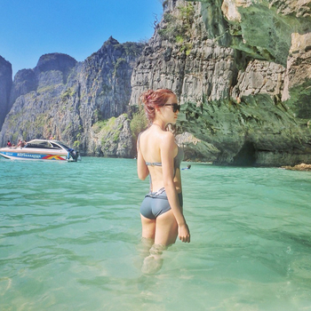 Costum de baie întreg pentru femei — spate decupat, croială slim, control al abdomenului, susținere sub bust, fără burete