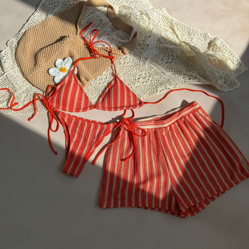 Комплект от три части бански с райета и секси връзки, подплънки за бюст, полиестер 82%, подплата 18% спандекс, за плуване и водни спортове