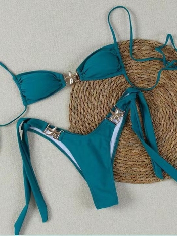 Двучастков бански костюм, солиден модел, без ръкави, открит гръб, с подплътени чаши, без метална опора; плат: найлон 82%, подплата 18%; тегло 150 г; за възрастни жени, плуване и газене; код на продукта Ff1179