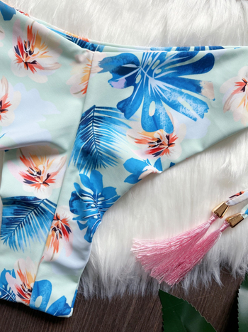 Női kétrészes bikini virágmintás, háromszög felső, gyorsan száradó poliészter, magas rugalmasság, belső párna