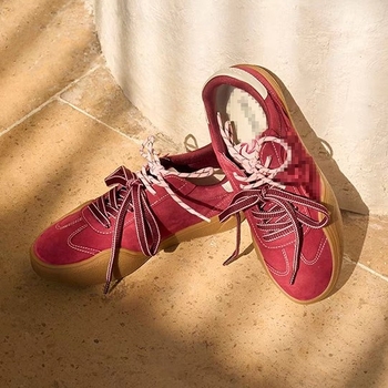 Sievietes ādas sporta apavi ar biezu zoliem, korejiešu izšuvums, augšdaļa no ādas, priekšējais šņorēšanas aizvērums, gumijas zole (Pavasaris 2025)