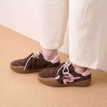 Sievietes ādas sporta apavi ar biezu zoliem, korejiešu izšuvums, augšdaļa no ādas, priekšējais šņorēšanas aizvērums, gumijas zole (Pavasaris 2025)