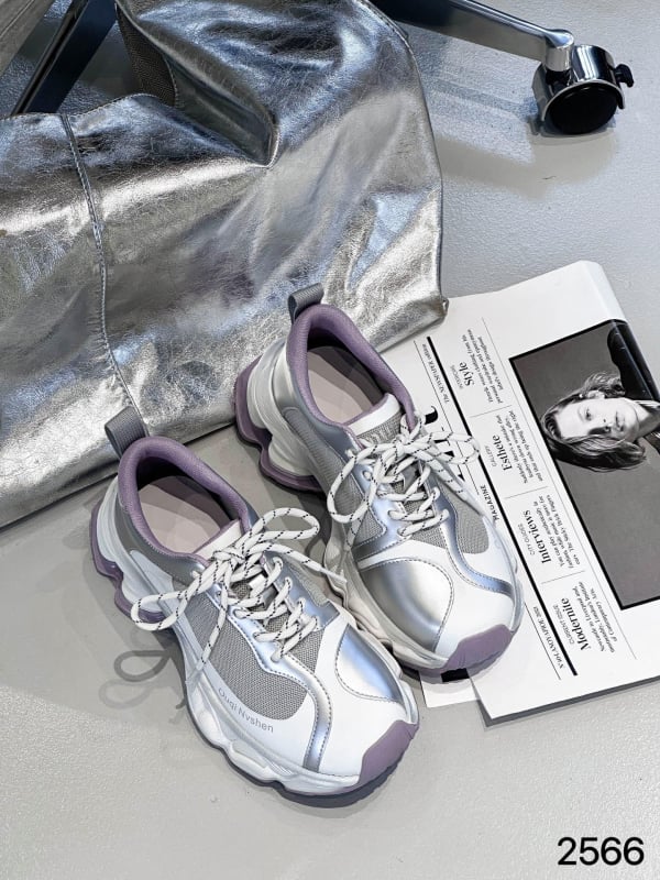 Γυναικεία παπούτσια τύπου dad shoes με επάνω μέρος από γνήσιο δέρμα, εσωτερικό από δίχτυ, ανύψωση ύψους 6-8 cm, διαπνοή, ελαφριά, μπροστινό ιμάντα κλείσιμο