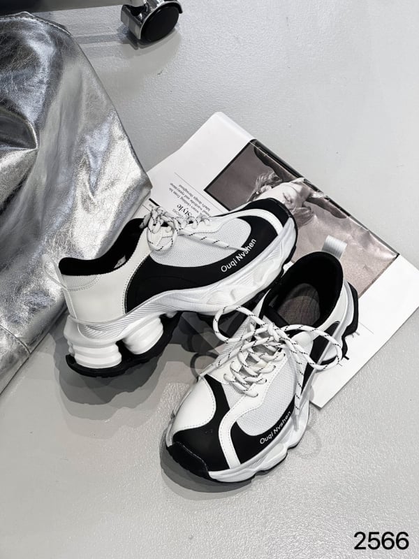 Γυναικεία παπούτσια τύπου dad shoes με επάνω μέρος από γνήσιο δέρμα, εσωτερικό από δίχτυ, ανύψωση ύψους 6-8 cm, διαπνοή, ελαφριά, μπροστινό ιμάντα κλείσιμο