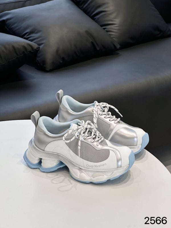 Γυναικεία παπούτσια τύπου dad shoes με επάνω μέρος από γνήσιο δέρμα, εσωτερικό από δίχτυ, ανύψωση ύψους 6-8 cm, διαπνοή, ελαφριά, μπροστινό ιμάντα κλείσιμο