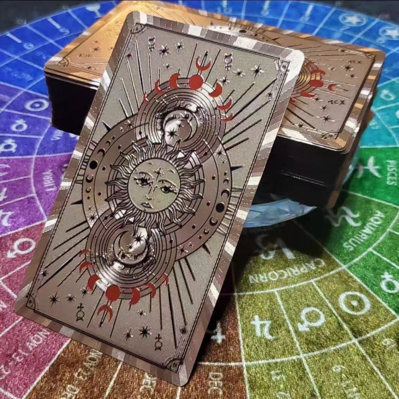 Таро тесте — пластмасови карти за настолна игра от Shan ran за развлечения, възраст 15–35, опаковка цветна кутия (Марка: Shan ran; Материал: пластмаса; Тип карти: карти за настолна игра; Опаковка: Цветна кутия; Възраст: 15–35)