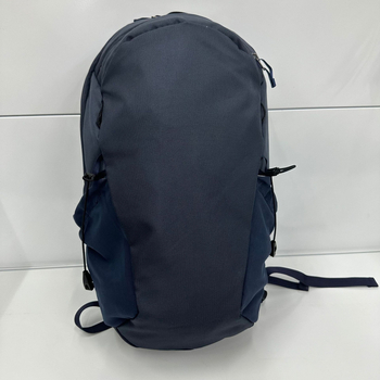 Унисекс раница, водоустойчива, градски минималистичен стил, съвместима с 11-инчов лаптоп, капацитет под 20 л