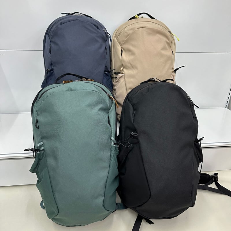 Унисекс раница, водоустойчива, градски минималистичен стил, съвместима с 11-инчов лаптоп, капацитет под 20 л