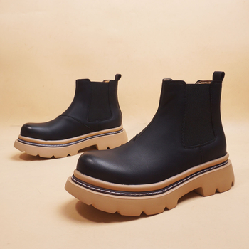 Meeste kahekihiline nahast saabas Martensi stiilis, kummist talla, keskmise pikkusega sääre, ümmargune varvas, kõrgust suurendav funktsioon, ees nöörimine