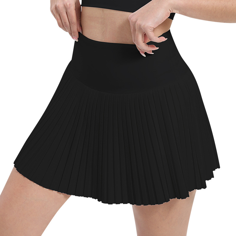 Sieviešu sporta svārki ārējiem sporta veidiem – plissēti īsie svārki visu sezonu, materiāls: 82% poliesters, 18% spandekss (Lycra); iekšējā odai 18% Lycra; piemēroti skrējienam un tenisam