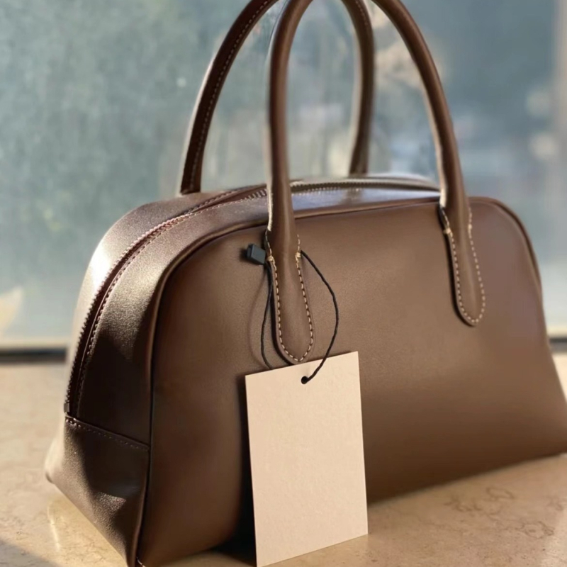 Τσάντα Μπόστον σε μορφή μαξιλαριού από γνήσιο δέρμα αγελάδας, φερμουάρ, εσωτερικές θήκες για κινητό και ταυτότητα