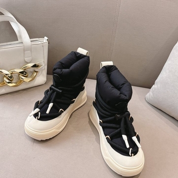 Зимни снегоботи за жени — връх от овча кожа, гумена подметка, стелка от овча вълна, средна височина ботуша, ток 3–5 см