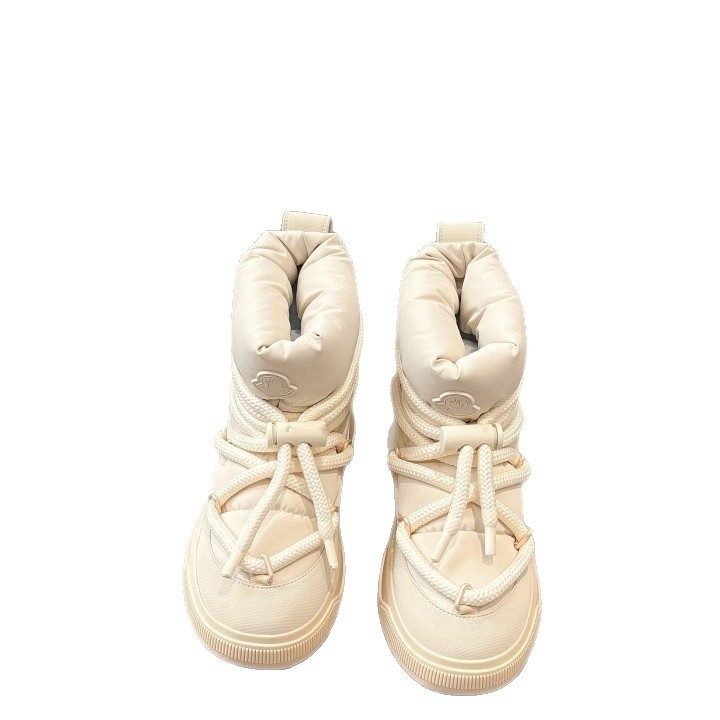 Зимни снегоботи за жени — връх от овча кожа, гумена подметка, стелка от овча вълна, средна височина ботуша, ток 3–5 см