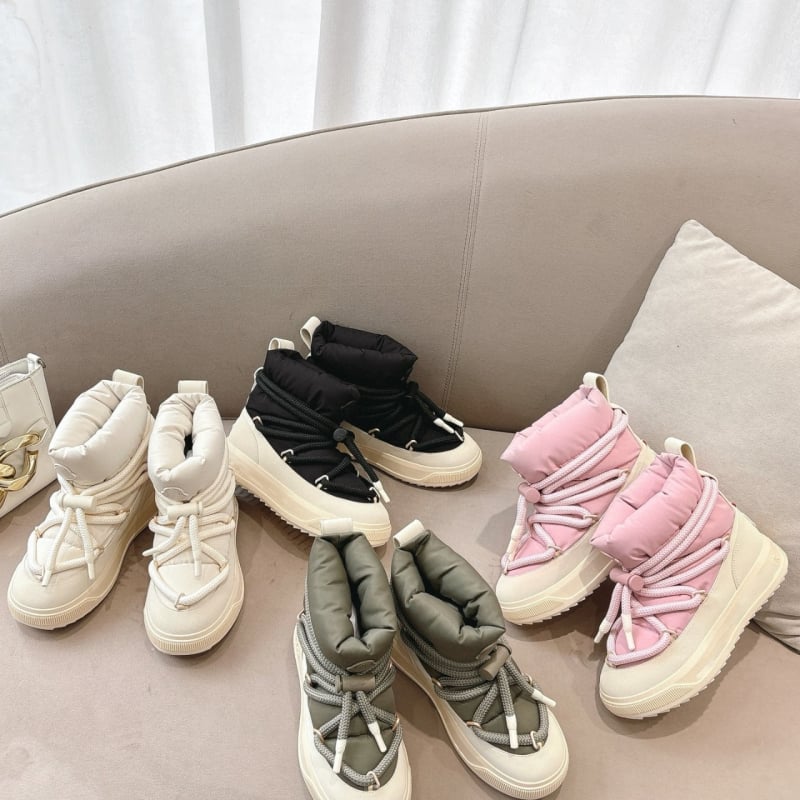 Зимни снегоботи за жени — връх от овча кожа, гумена подметка, стелка от овча вълна, средна височина ботуша, ток 3–5 см