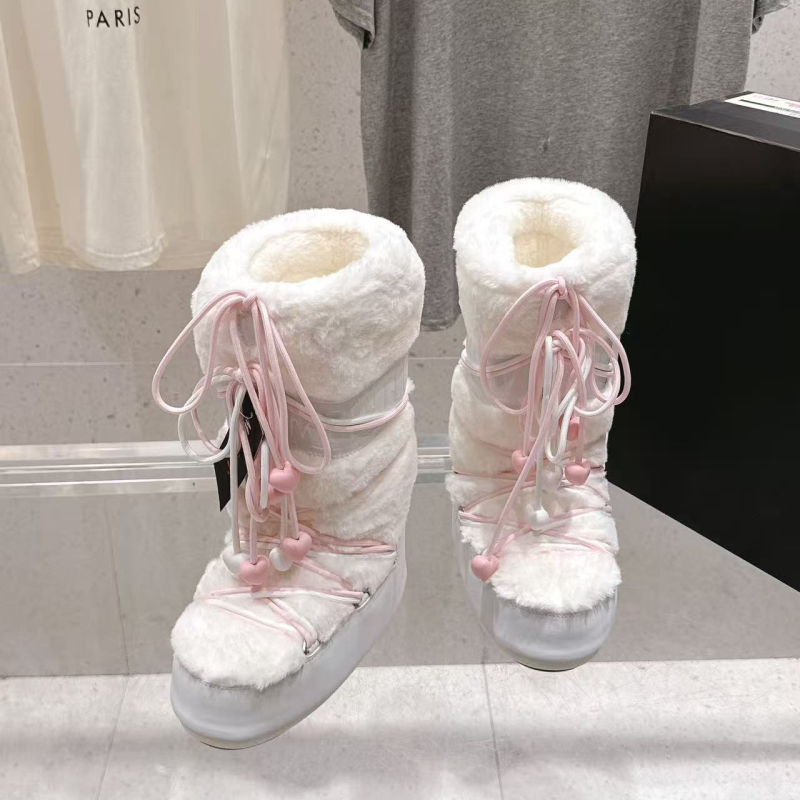 Дамски снежни ботуши с дебела подметка и вътрешно повдигане – средно високи, кръгъл нос, плосък ток; Горна част: тъкан овча вълна и кадифе; Вътрешна част: овча вълна и кадифе; Подметка: пяна гума