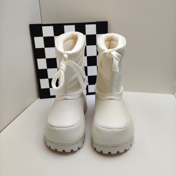 Sieviešu ziemas ūdensnecaurlaidīgas zābaki ar biezu zoli un plašu purnu, augsts augšdaļas, silta oderējuma, gumijas zole