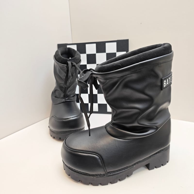 Sieviešu ziemas ūdensnecaurlaidīgas zābaki ar biezu zoli un plašu purnu, augsts augšdaļas, silta oderējuma, gumijas zole