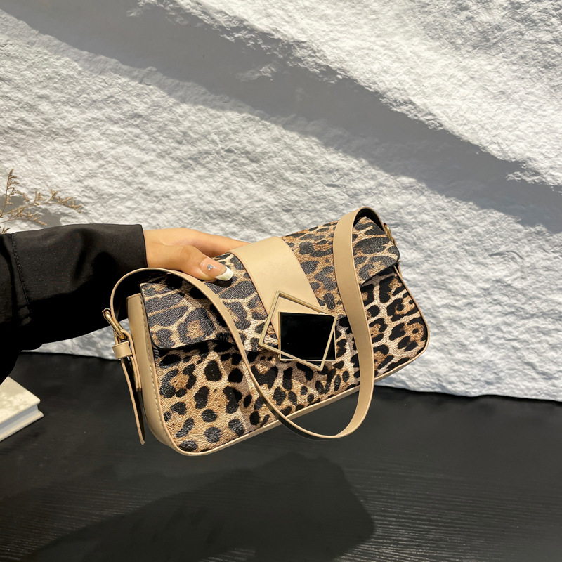 Чанта през рамо за жени — градски минималистичен стил, PU материал, хоризонтално квадратна форма, магнитно закопчаване, вътрешен джоб за телефон.