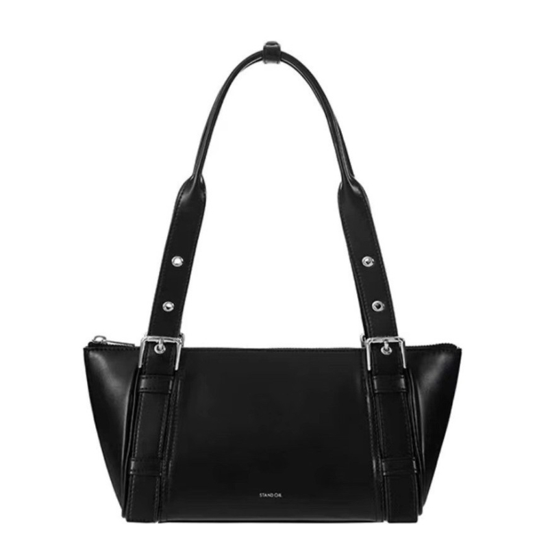 Geantă tip barcă – eleganță urbană, piele naturală, formă orizontală pătrată, fermoar, buzunar interior cu fermoar și buzunar pentru telefon