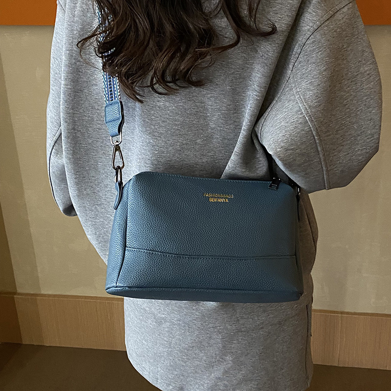 Τσάντα ώμου Crossbody με PU δέρμα, αστικός μινιμαλισμός, οριζόντια τετράγωνη μορφή, φερμουάρ, επένδυση πολυεστέρα